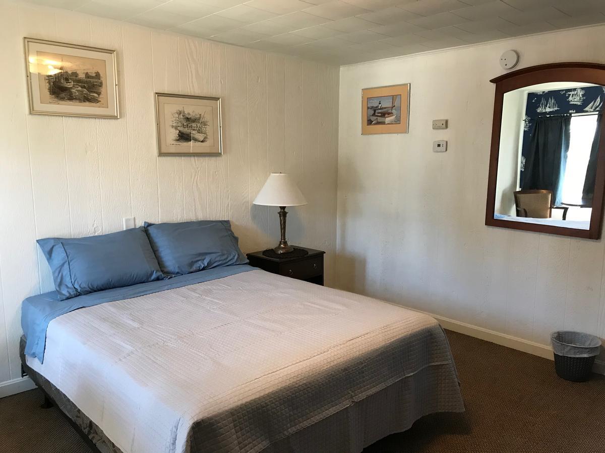 Admirals Ocean Inn Белфаст Екстериор снимка