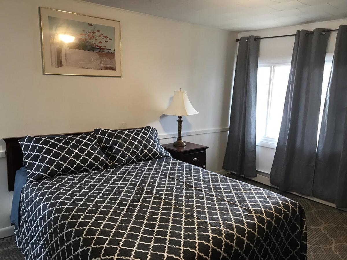 Admirals Ocean Inn Белфаст Екстериор снимка